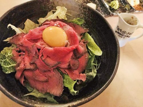 写真：ローストビーフ丼