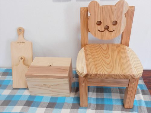 写真：木製家具、木工製品